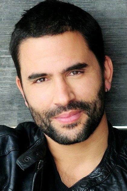 Ignacio Serricchio - Actor Profile Photo