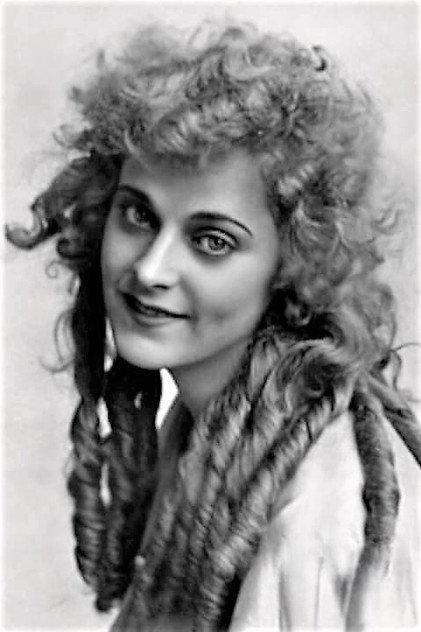 Peggy Pearce - Actor Profile Photo