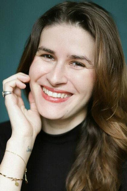 Laura Léoni - Actor Profile Photo