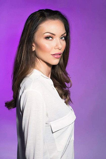 Carina Velva - Actor Profile Photo