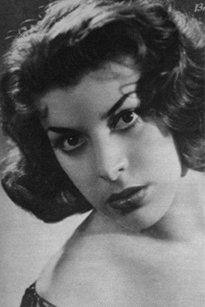 Bruna Corrà - Actor Profile Photo