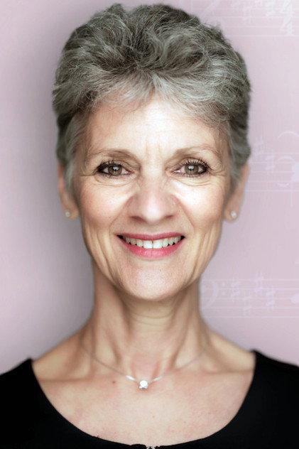 Isabelle Perrin - Actor Profile Photo