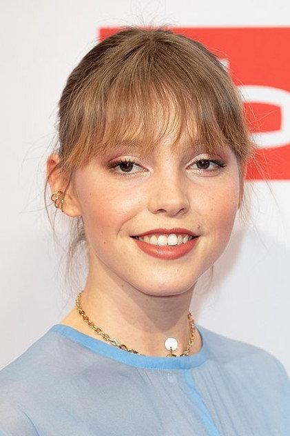 Lina Larissa Strahl - Actor Profile Photo