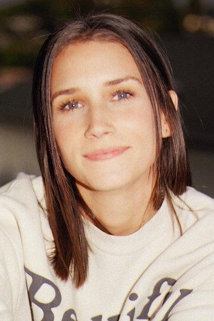 Shannon Beveridge - Actor Profile Photo