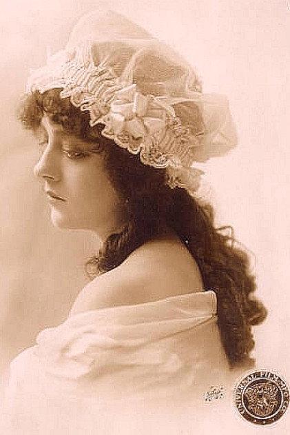 Elsie Albert - Actor Profile Photo