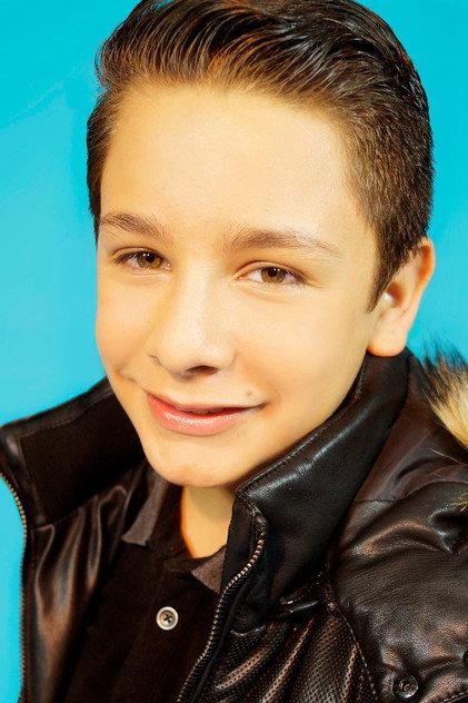 Adrián Escalona - Actor Profile Photo