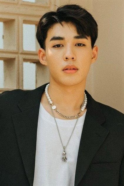 Woraphon Charoensuk - Actor Profile Photo
