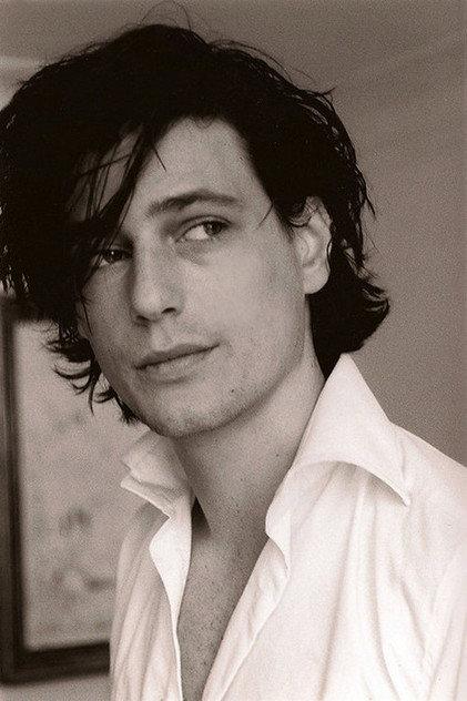 Louis-Ronan Choisy - Actor Profile Photo