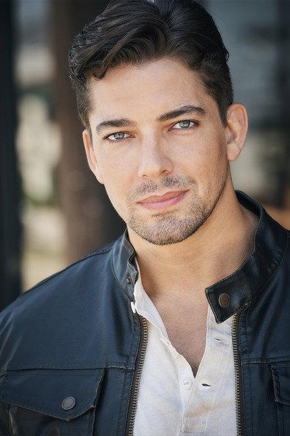 Derrick Dover - Actor Profile Photo