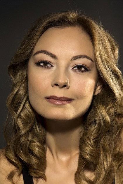 Özge Özder - Actor Profile Photo