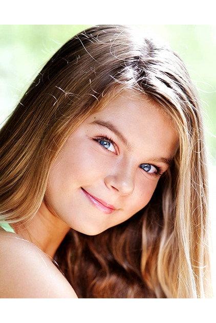 Samantha MacGillivray - Actor Profile Photo