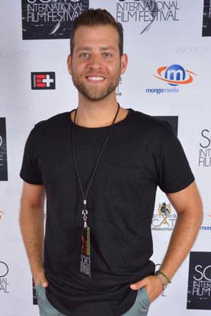 Daniel Robaire - Actor Profile Photo