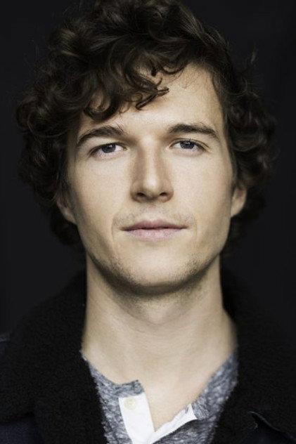 Thomas Vallières - Actor Profile Photo