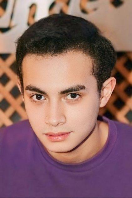 Omara Esteghlal - Actor Profile Photo