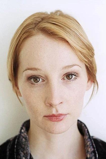 Emma Lowndes - Actor Profile Photo