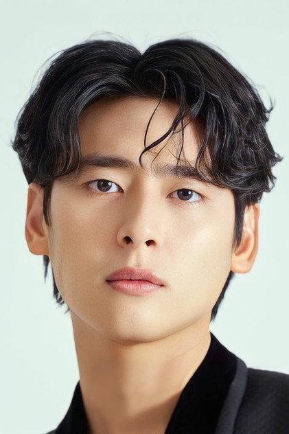 Naphat Vikairungroj - Actor Profile Photo