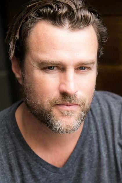 Oliver Macready - Actor Profile Photo