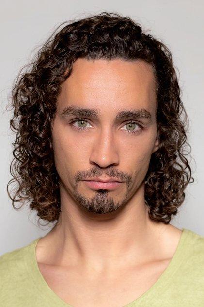 Robert Sheehan - Actor Profile Photo