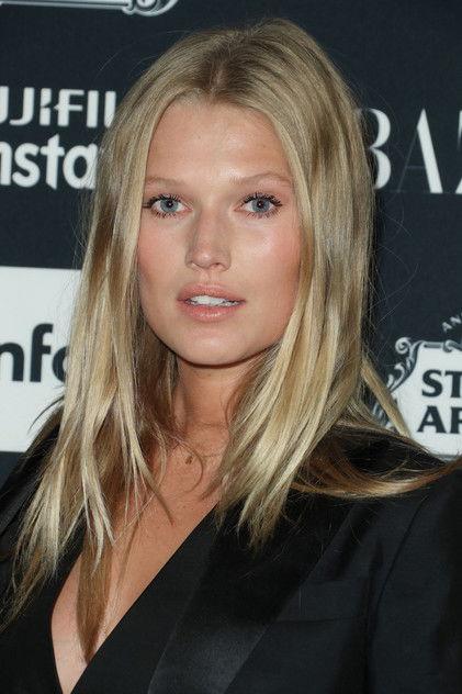 Toni Garrn - Actor Profile Photo