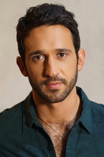 Darius Homayoun - Actor Profile Photo