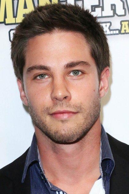 Dean Geyer - Actor Profile Photo