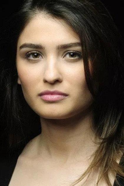Zeynep Çopur - Actor Profile Photo