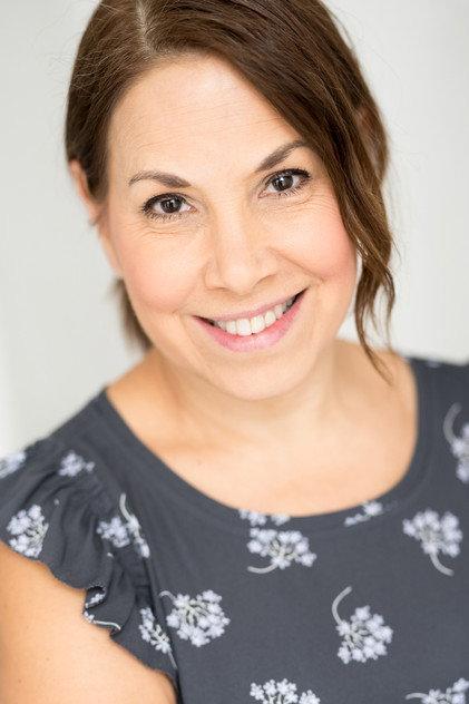 Dina Laura - Actor Profile Photo