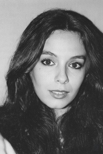 Nadia Carvalho - Actor Profile Photo