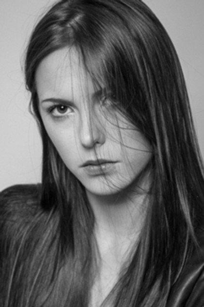 Gita Amely - Actor Profile Photo