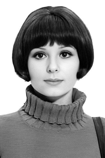 Tina Sainz - Actor Profile Photo