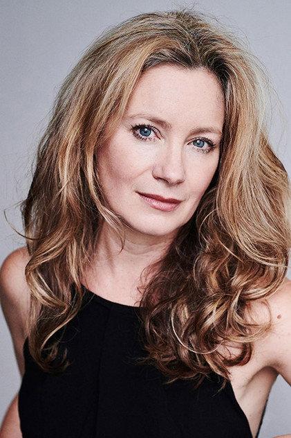 Amanda Douge - Actor Profile Photo