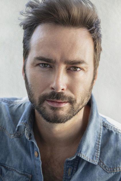 Nick Hardcastle - Actor Profile Photo
