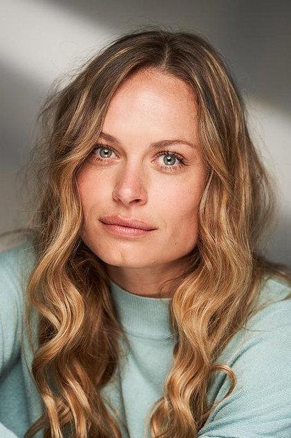 Sara Déziel - Actor Profile Photo