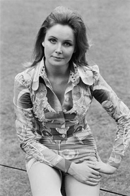Pippa Steel - Actor Profile Photo