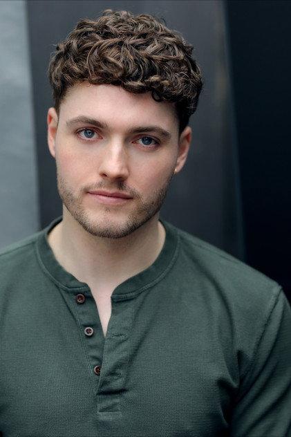 Tom Lewis - Actor Profile Photo