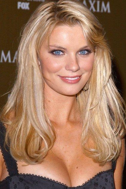 Nichole Hiltz - Actor Profile Photo