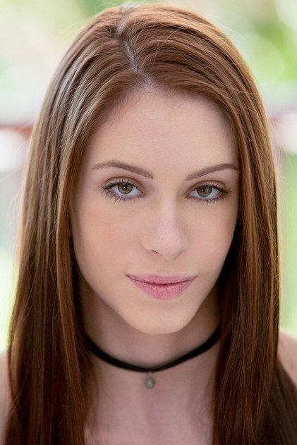 Anna de Ville - Actor Profile Photo