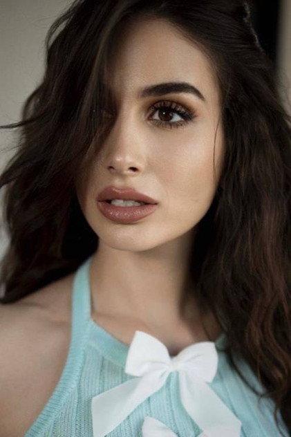 Yasmine Soofi - Actor Profile Photo