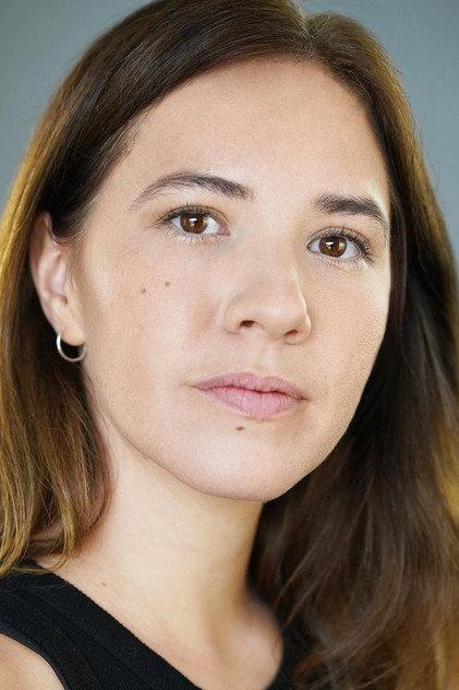 Alexandra Swarens - Actor Profile Photo