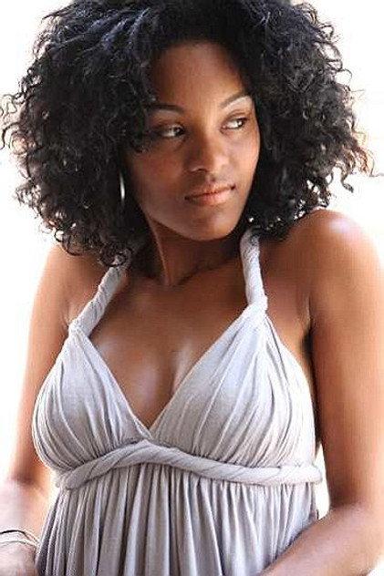 Aline Nepomuceno - Actor Profile Photo