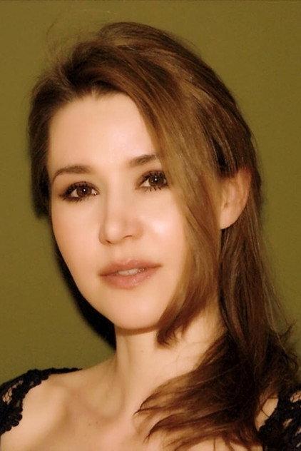 Ilona Six - Actor Profile Photo