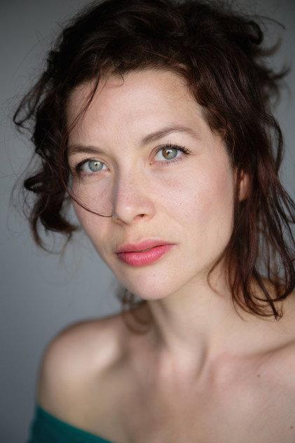 Fabienne Elaine Hollwege - Actor Profile Photo