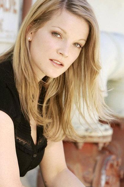 Aline Hochscheid - Actor Profile Photo