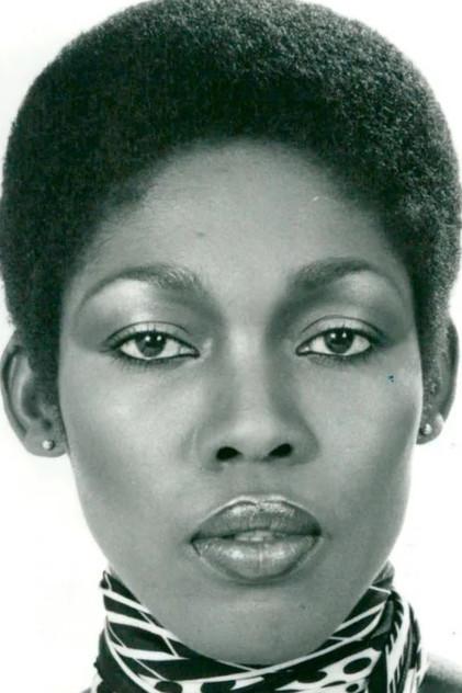 Della Finch - Actor Profile Photo
