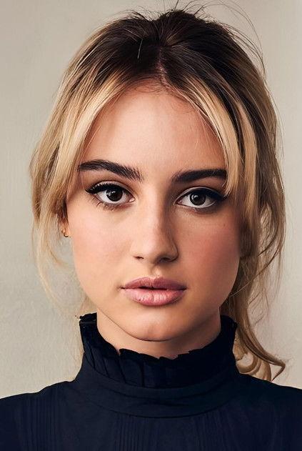 Grace Van Patten - Actor Profile Photo