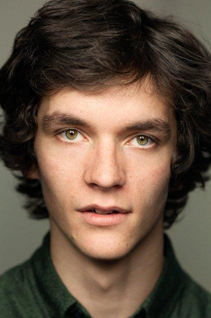 Fionn Whitehead - Actor Profile Photo