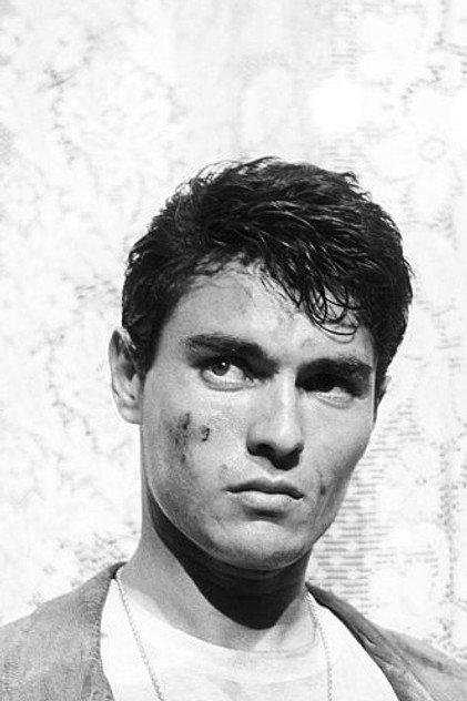 Max Cartier - Actor Profile Photo