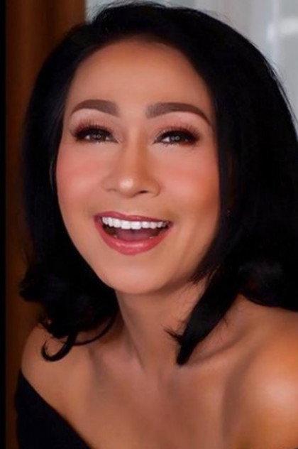 Dini Vitri - Actor Profile Photo
