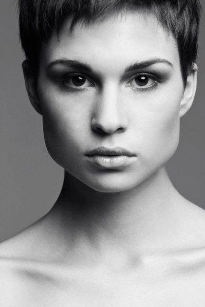 Roxanne Fernandes - Actor Profile Photo