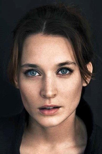 Josefin Asplund - Actor Profile Photo